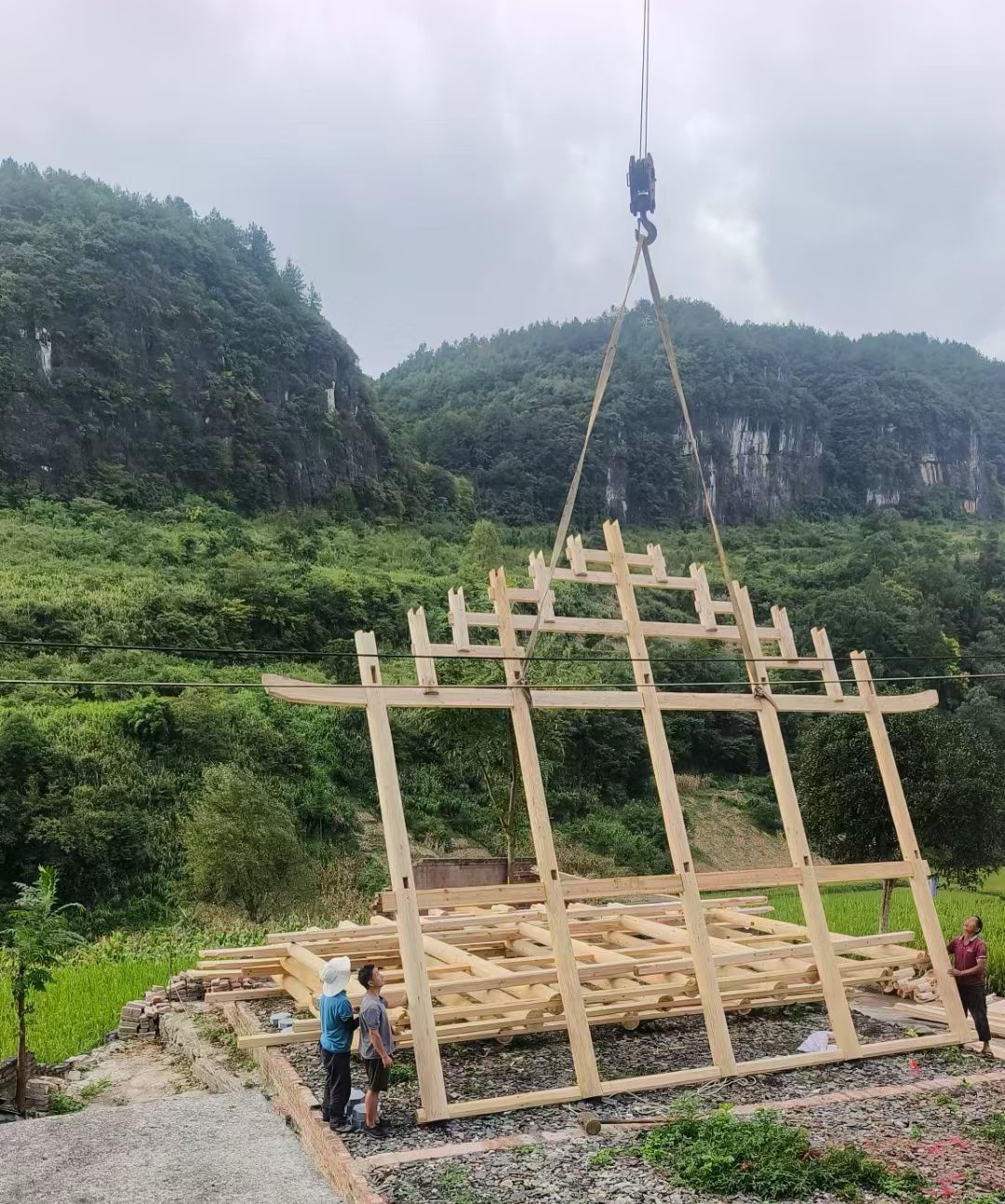 石鼓区汽车吊出租公司怎么保证发动机散热问题